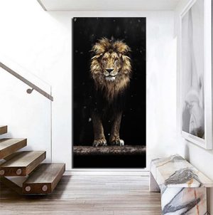 A-26 ציור מיוחד של אריה עומד על גזע עץ