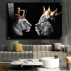 A-44 תמונה מיוחדת של אריה ולביאה עם כתר על הראש