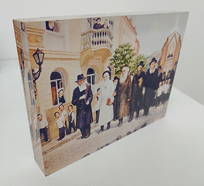 בלוק סטורי של אדמורי חב"ד בעיירה