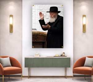 249 – תמונה של הרבי מליובאוויטש מוחא כפיים