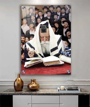 410 – תמונה של הרבי מליובאוויטש מתפלל בהתוועדות