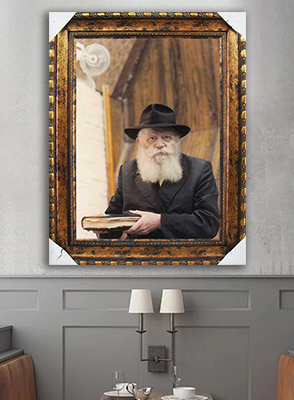413 – תמונה של הרבי מליובאוויטש מחזיק ספר תורה