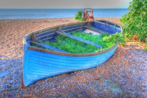 V-502 סירה בחוף הים