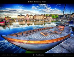 V-536 סירה ליד המזח