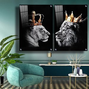 T-6 זוג תמונות של אריה ולביאה עם כתר על הראש