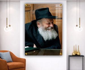 783 – תמונה של הרבי מחייך על קנבס או זכוכית
