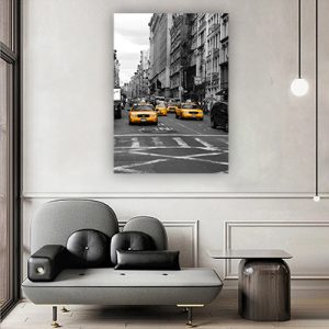 US-269 -תמונה של מוניות צהובות במנהטן על רקע שחור לבן