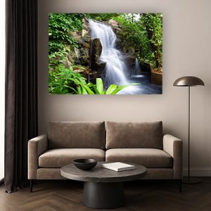 V-59 תמונה של מפל מים בטבע ירוק להדפסה