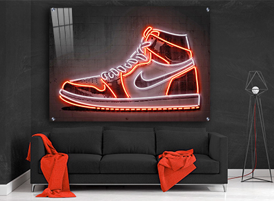 תמונה של נעלי נייק זוהרות על זכוכית או קנבס