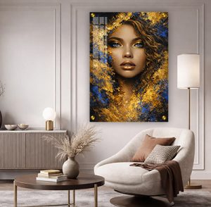 W-17 –  תמונה מודרנית של אישה בגווני זהב להדפסה על קנבס או זכוכית