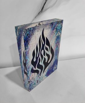 2913 – סמל האש שלי בסגנון גרפיטי מודרני על בלוק אקרילי
