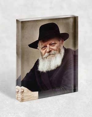 691 – תמונה עוצמתית של הרבי מסתכל להדפסה על בלוק אקרילי