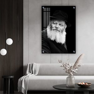 718 – תמונה של הרבי מלובביץ' מביט הצידה בשחור לבן