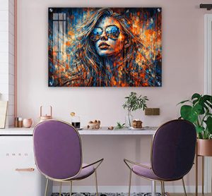 W-29 –  תמונה של בחורה על רקע מופשט וצבעוני להדפסה