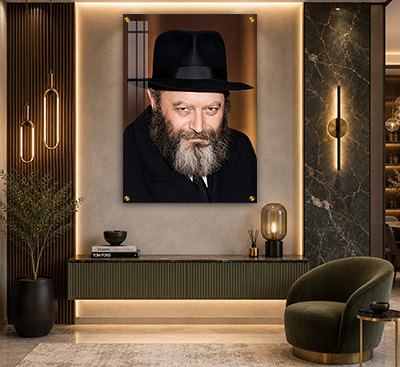 תמונה של הרבי מליובאוויטש מחייך בצעירותו